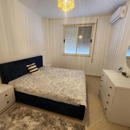 Beachside Apt With 2 Bedrooms Apartment Golem (Tirana)